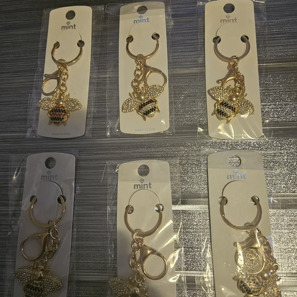 Bundle Of 6 Gold Bee Keychain Charm - Rhinestone Accent - Picture 1 of 6